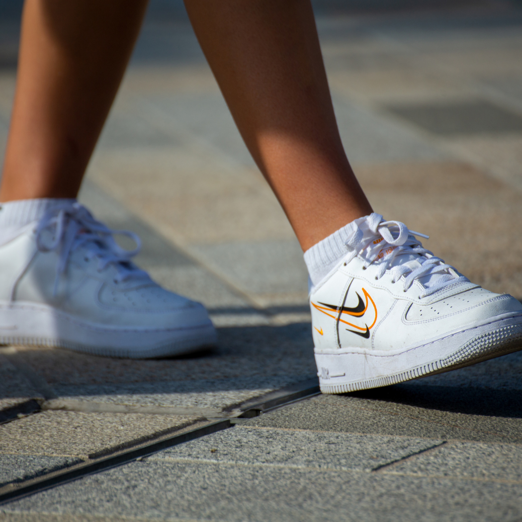 Z czym nosić Nike Air Force 1 wiosną 2024? Te trzy pomysły zrobią z ciebie gwiazdę